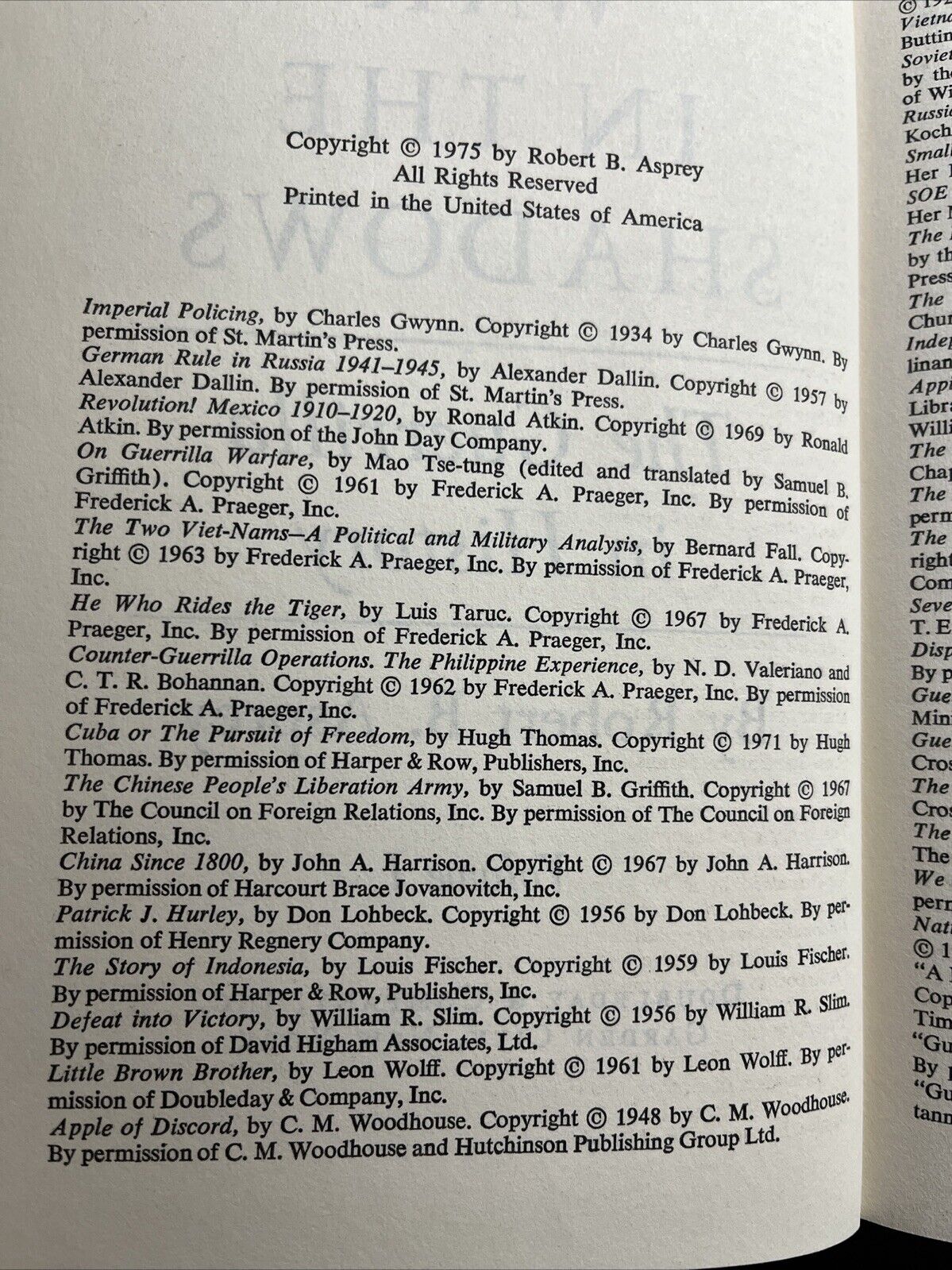 War In The Shadows: The Guerrilla in History Vol 1 Robert B. Asprey 1975