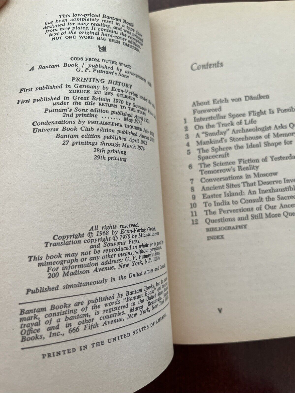 GODS FROM OUTER SPACE Erich Von Daniken Bantam Paperback Ed 1972 Ancient Aliens