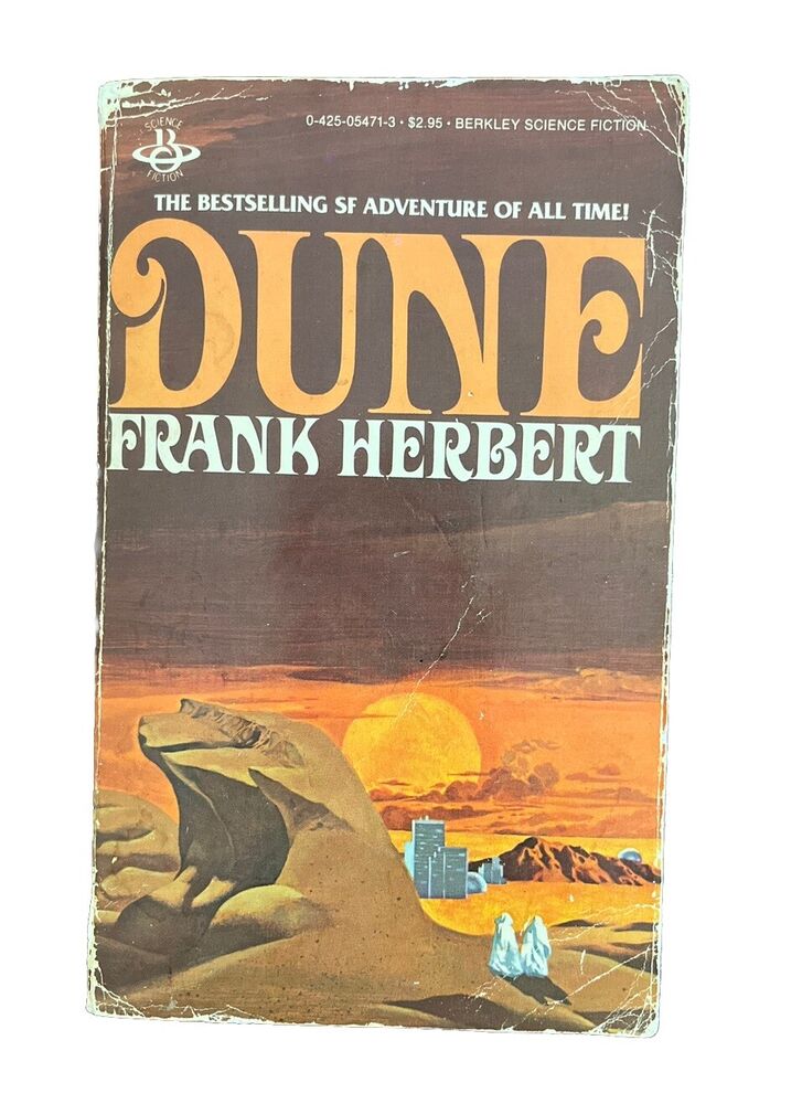 Dune- Frank Herbert- Paperback-Berkley Edition Oct 1982 Science Fiction