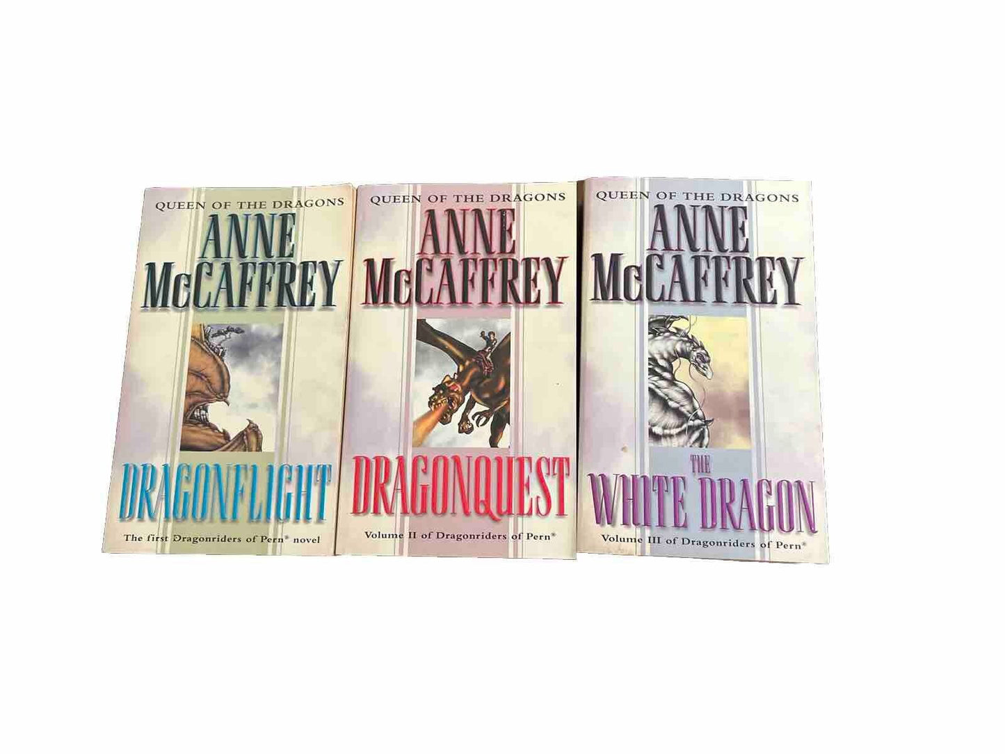 Queen Of The Dragon Dragon flight Dragon quest The White Dragon Anne McCaffrey